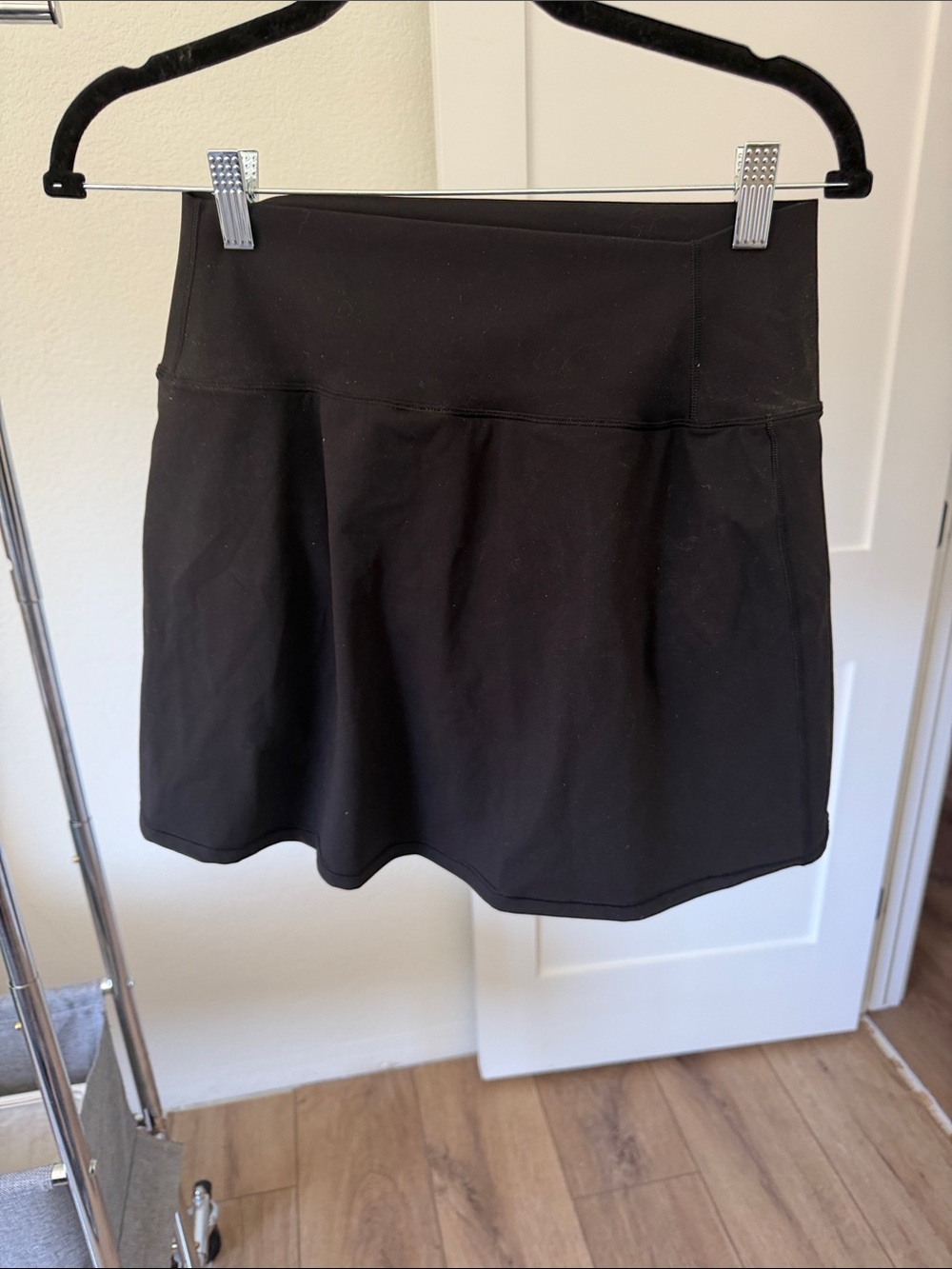 Vuori Black Athletic Skort with Logo Emblem - Picture 2 of 5